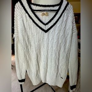 Women’s Hollister Sweater- Small